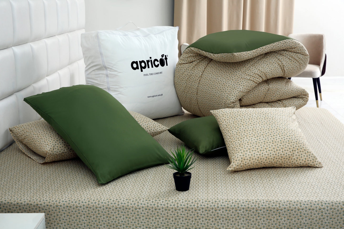 8 PCs Winter Comforter Set-Daylily(Olive Reverse) Comforters Apricot   