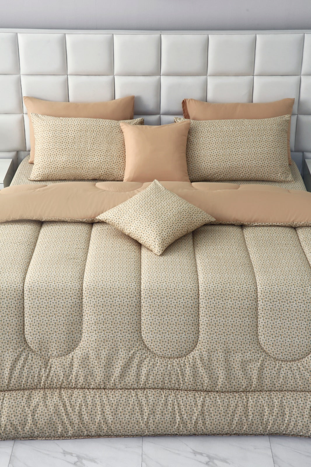 8 PCs Winter Comforter Set-Daylily(Beige Reverse) Comforters Apricot   