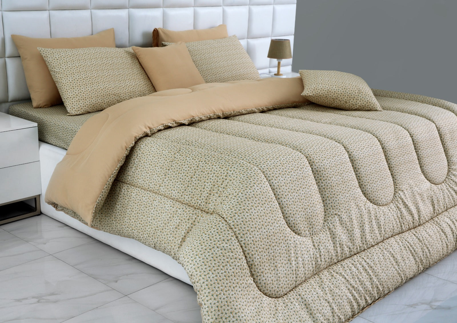 8 PCs Winter Comforter Set-Daylily(Beige Reverse) Comforters Apricot   