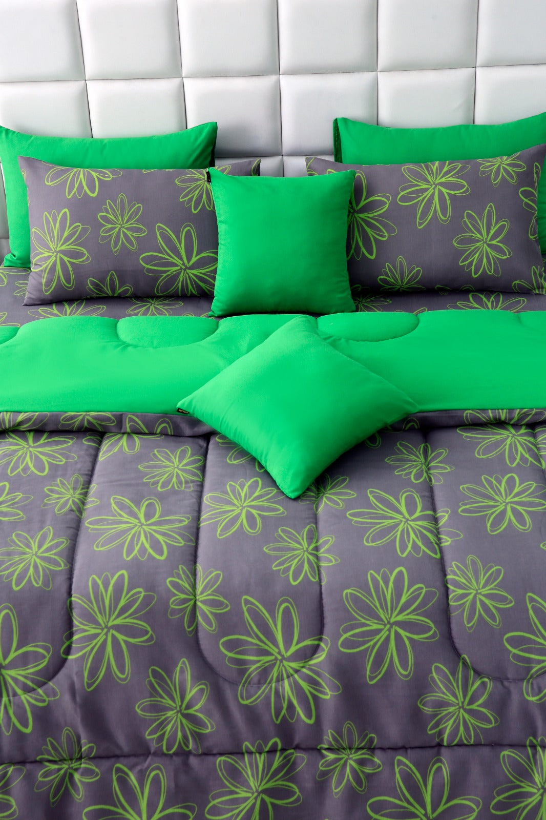 8 PCs Winter Comforter Set-Carnation Comforters Apricot