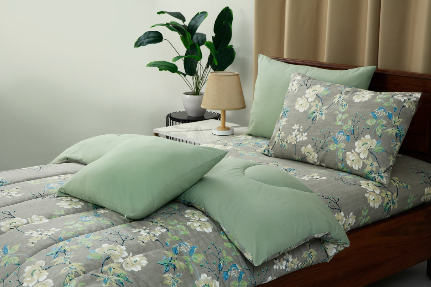 5 PCs Single Comforter Set-White Roses Comforters Apricot