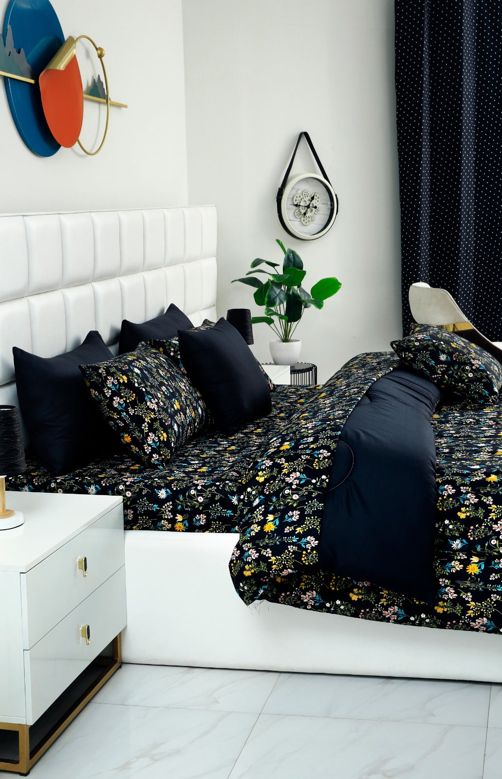 8 PCs Winter Comforter Set-Black Meadows