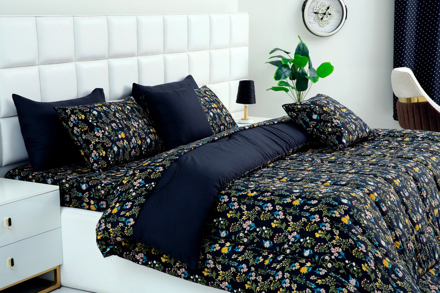 8 PCs Winter Comforter Set-Black Meadows