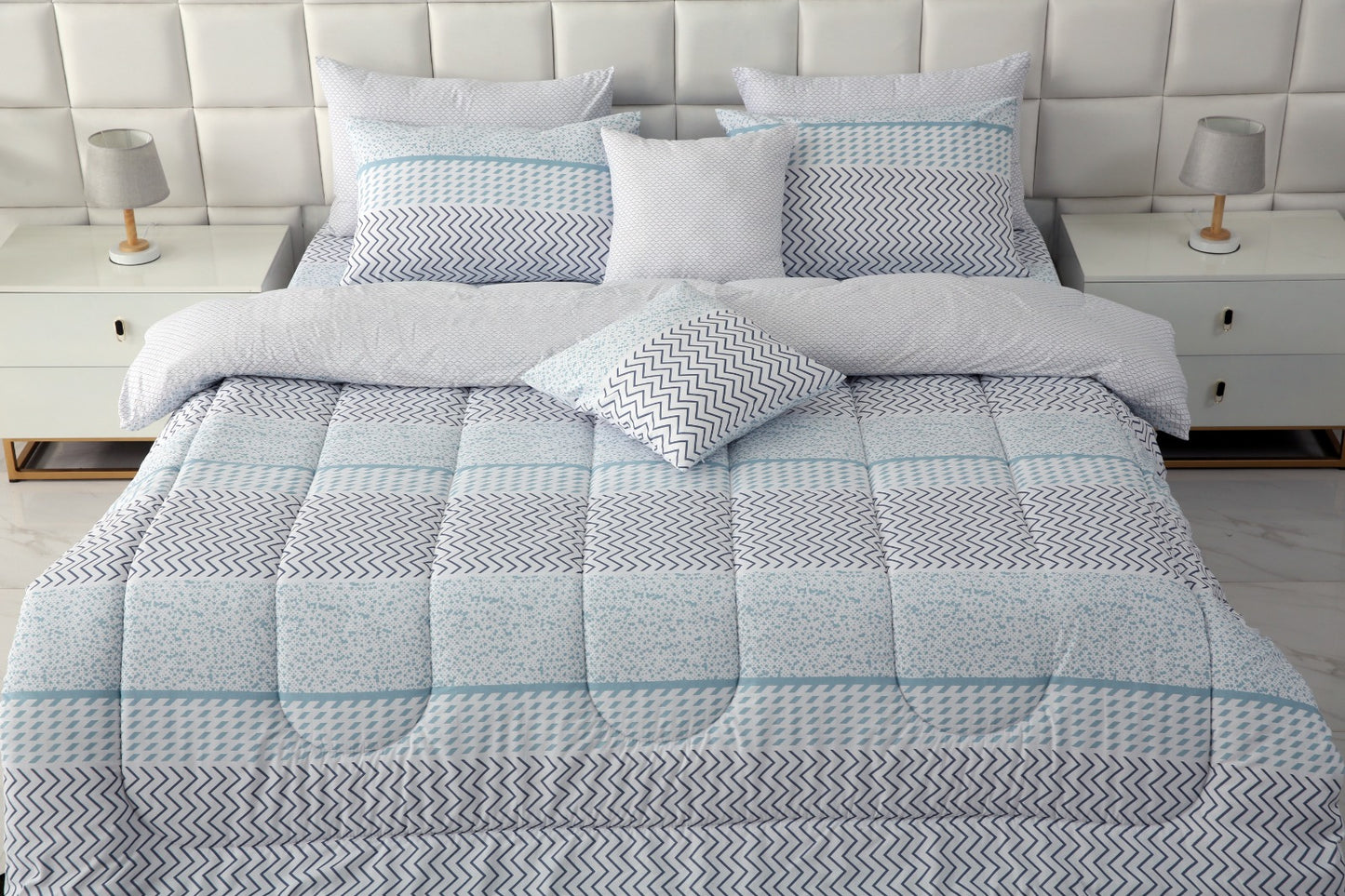 8 PCs Winter Comforter Set-Sky Blue ZigZag Comforters Apricot