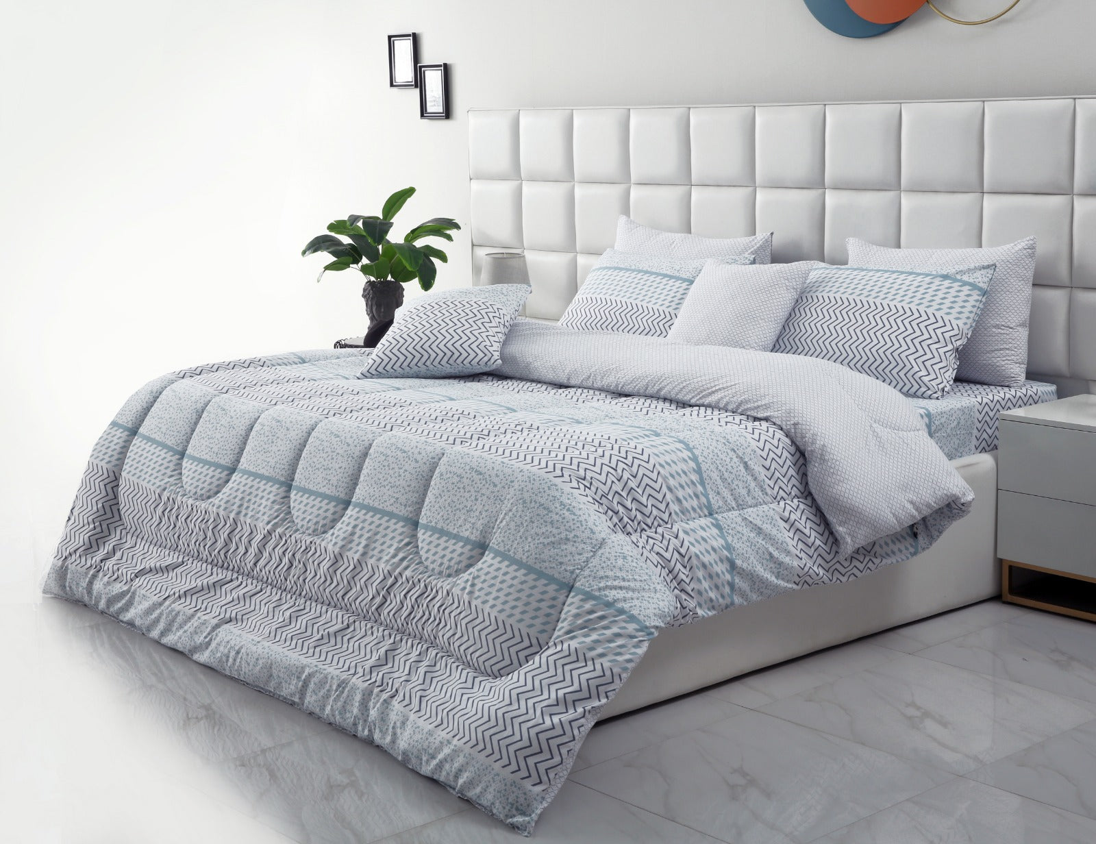 8 PCs Winter Comforter Set-Sky Blue ZigZag Comforters Apricot