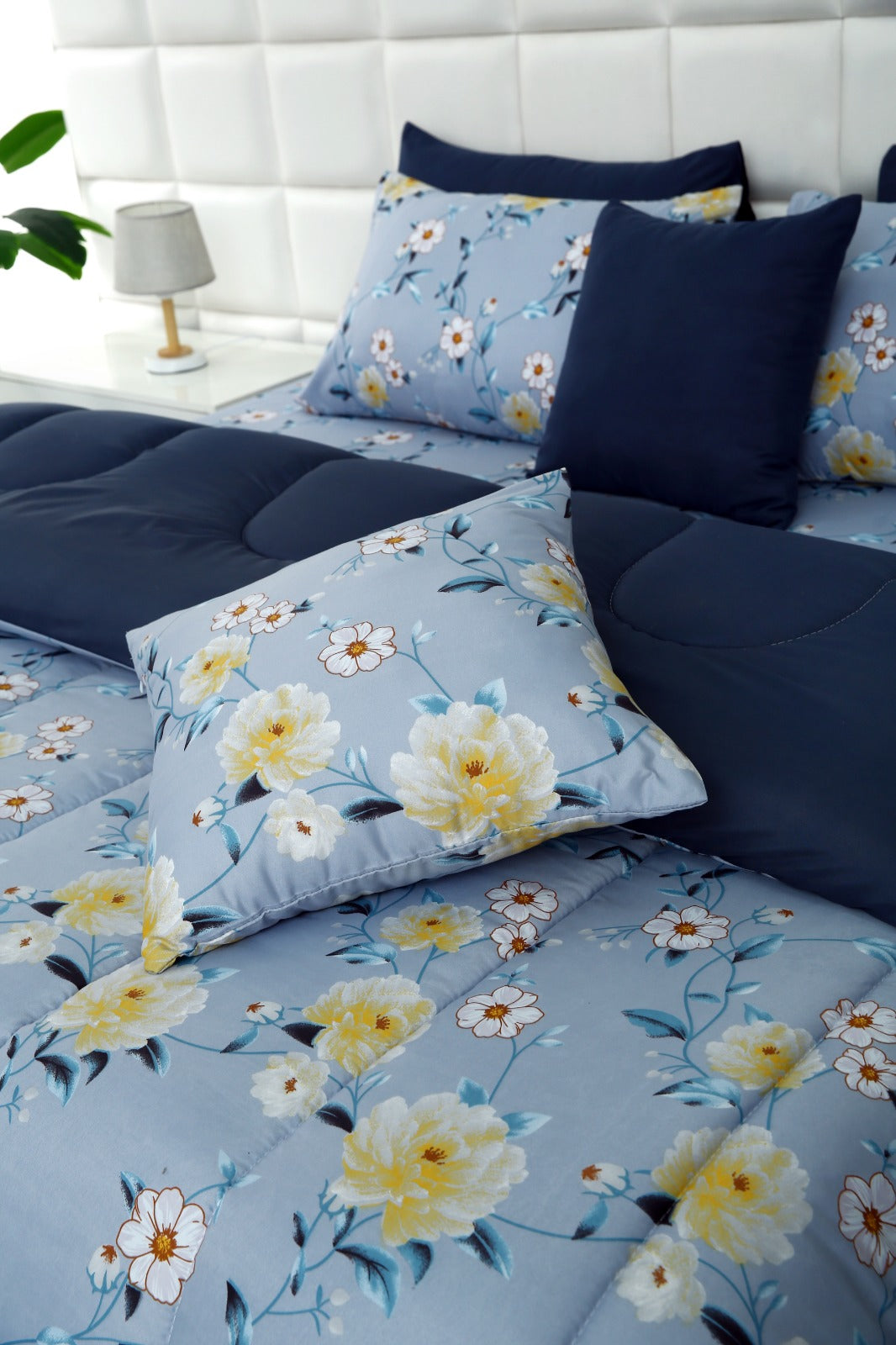 5 PCs Single Comforter Set-Iceberg Flower(With Blue Reverse) Comforters Apricot