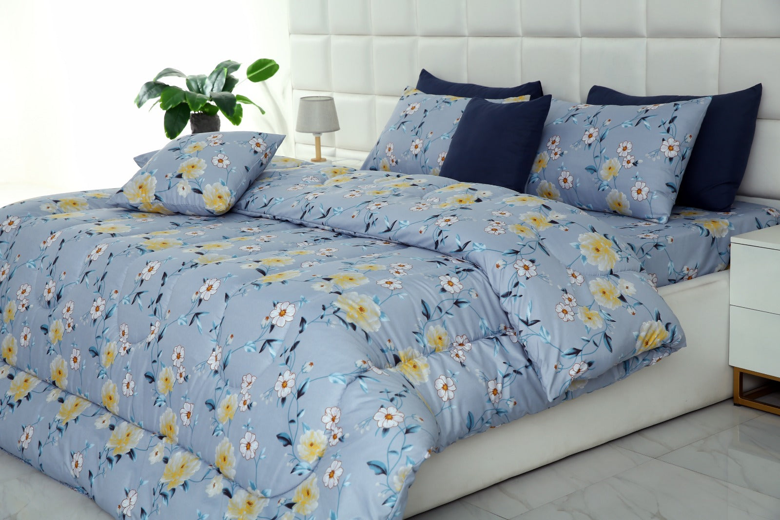 8 PCs Winter Comforter Set-Iceberg Flower Comforters Apricot