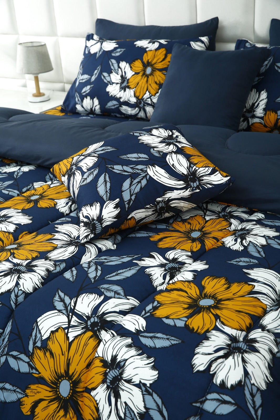 8 PCs Winter Comforter Set-White Flower (Blue Reverse) Comforters Apricot