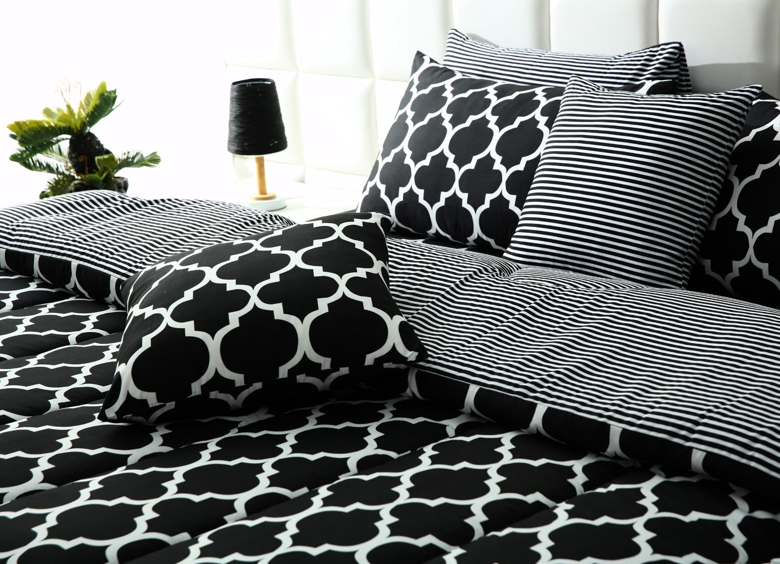 8 PCs Winter Comforter Set-Black Geometric Comforters Apricot