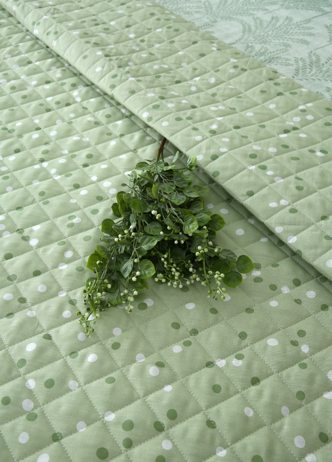 6 PCs Luxury Bed Spread Set-Mint Leafs Bed Spread Apricot