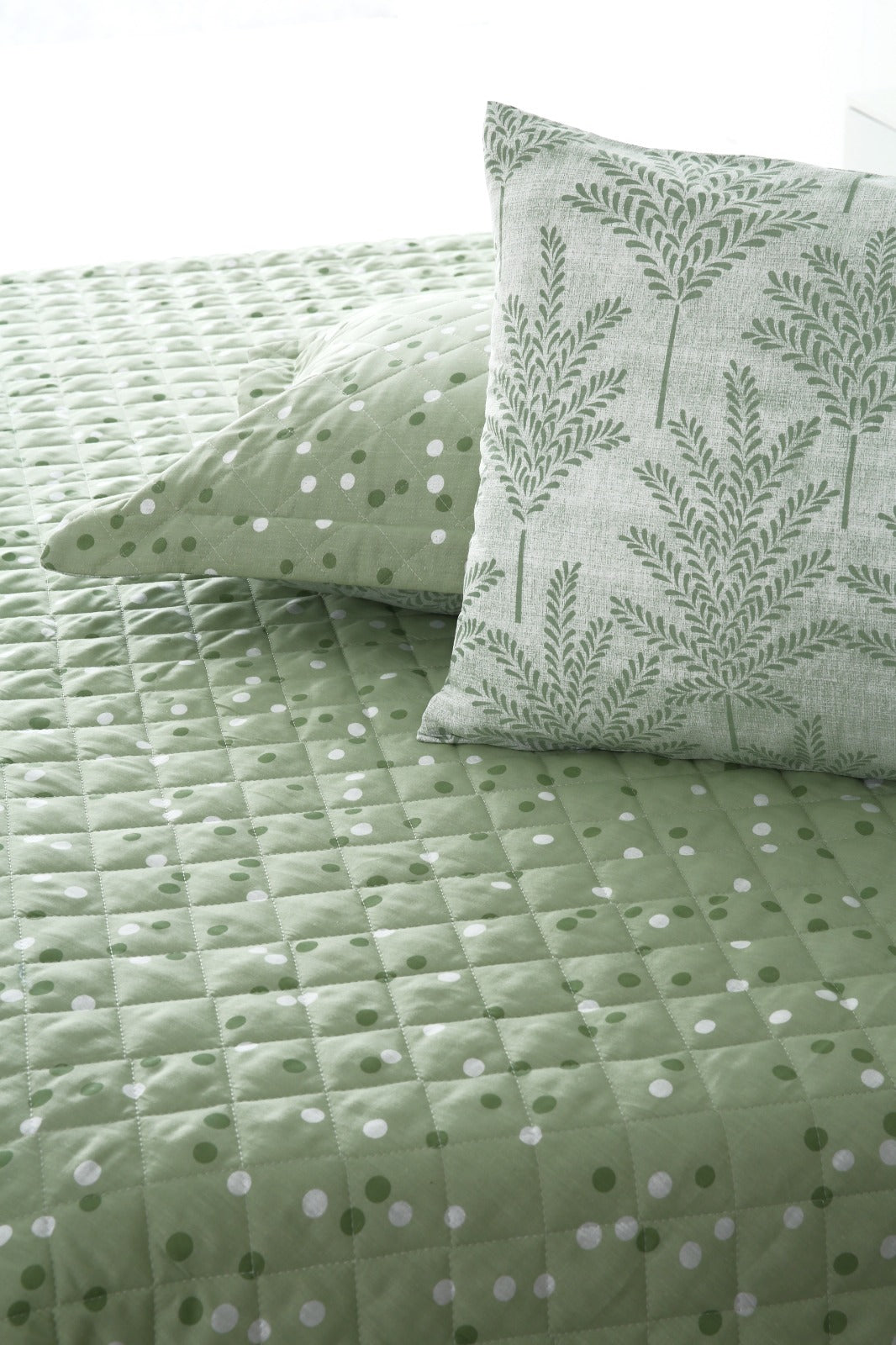 6 PCs Luxury Bed Spread Set-Mint Leafs Bed Spread Apricot
