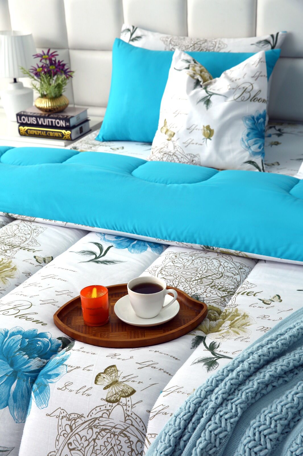 8 PCs Winter Comforter Set-Turqoiuse Flowers