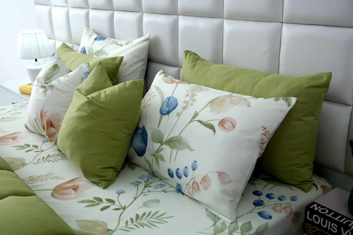 8 PCs Winter Comforter Set-Floral Crew Comforters Apricot