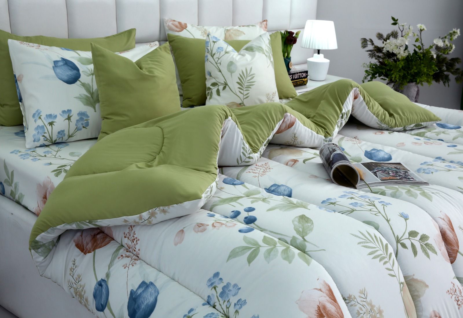 8 PCs Winter Comforter Set-Floral Crew Comforters Apricot