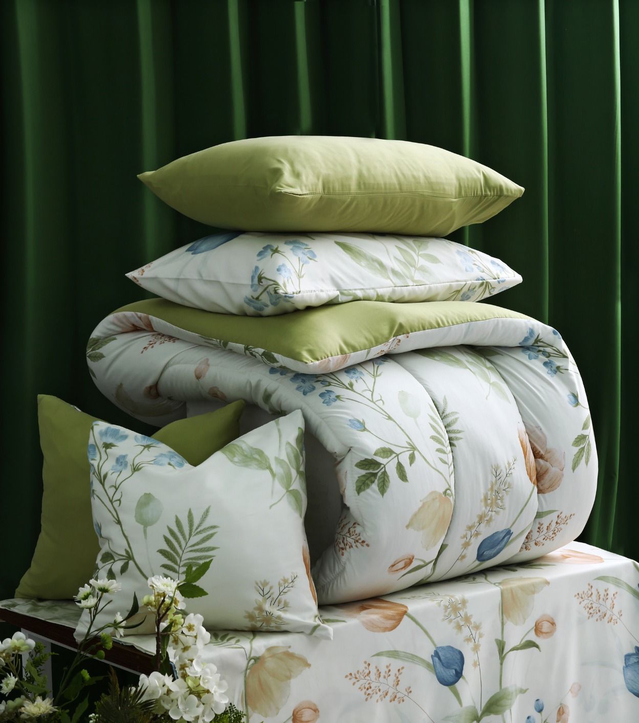 8 PCs Winter Comforter Set-Floral Crew Comforters Apricot