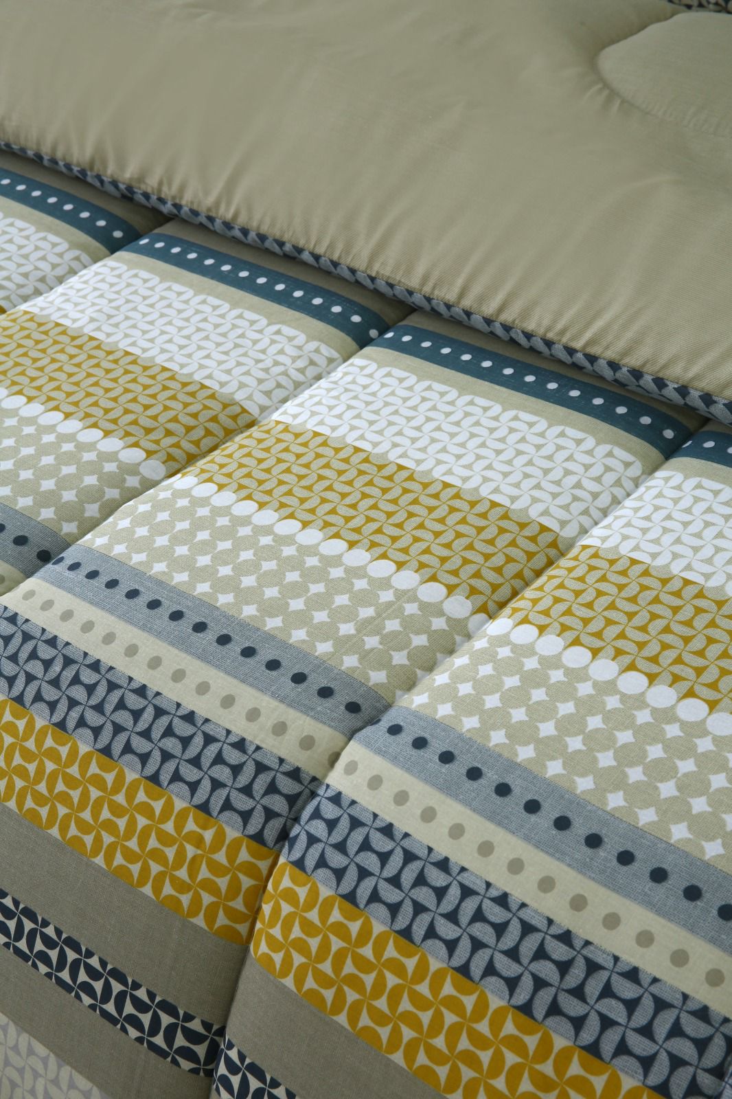 8 PCs Winter Comforter Set-Bohemian Comforters Apricot