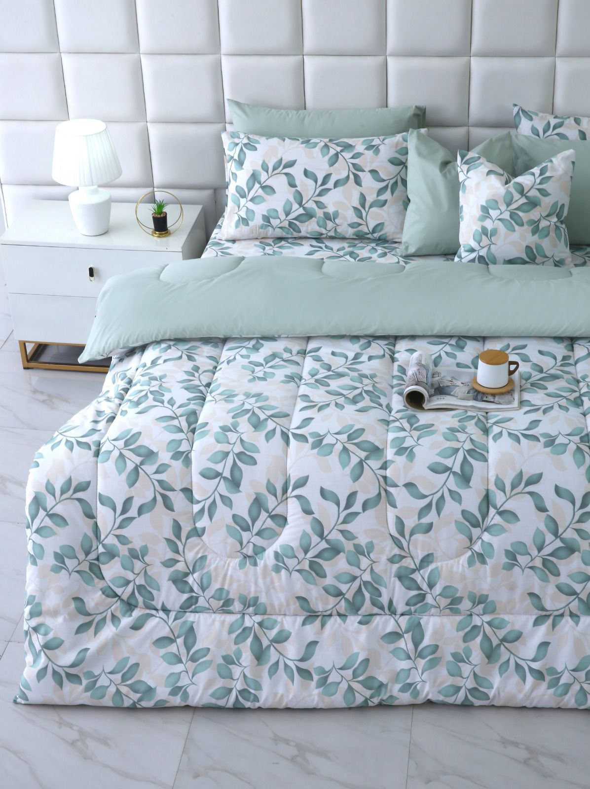 8 PCs Winter Comforter Set-Florisia