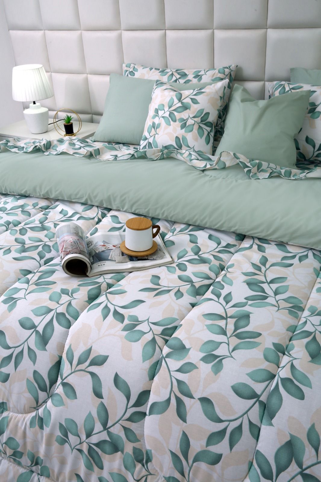 8 PCs Winter Comforter Set-Florisia