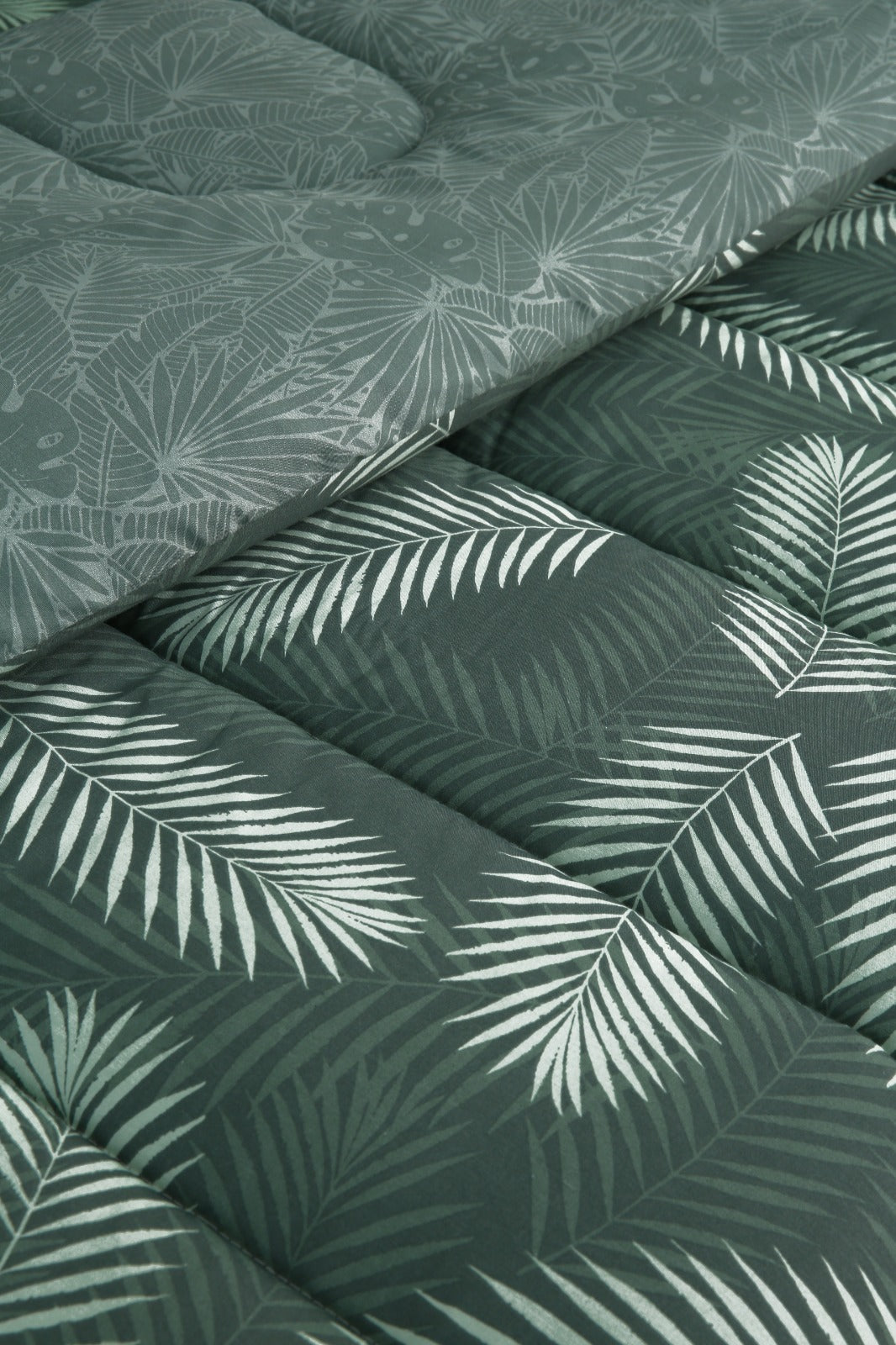 8 PCs Winter Comforter Set-Emerald Feathers Comforters Apricot