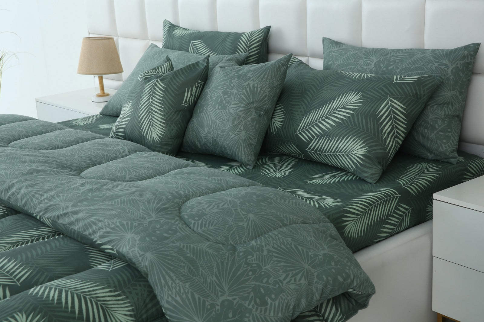 8 PCs Winter Comforter Set-Emerald Feathers Comforters Apricot