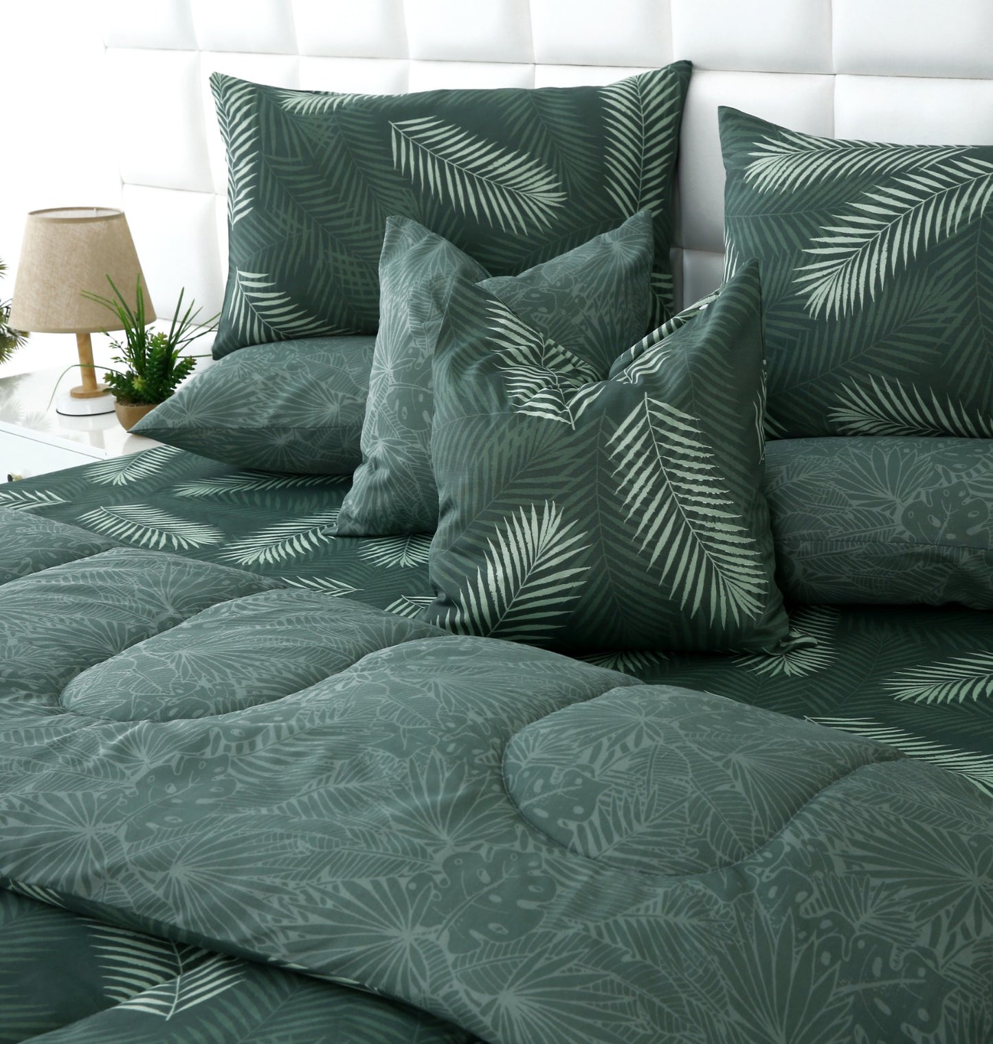 8 PCs Winter Comforter Set-Emerald Feathers Comforters Apricot