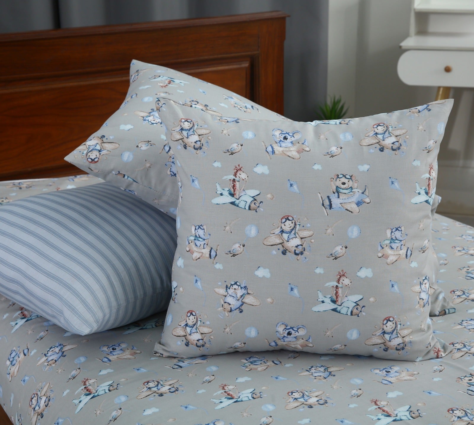 5 PCs Single Comforter Set-Zoo Party Comforters Apricot