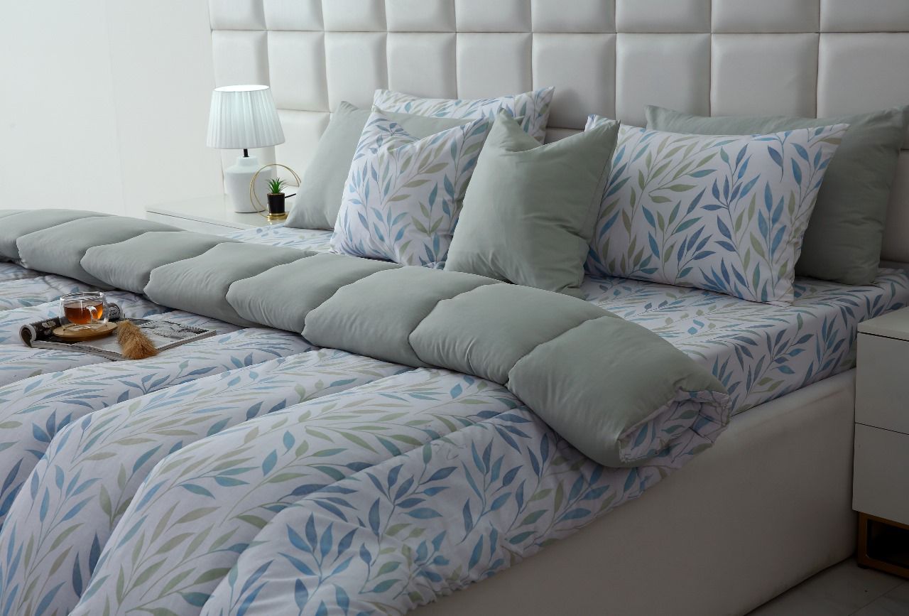 8 PCs Winter Comforter Set-Blue Leaves Comforters Apricot