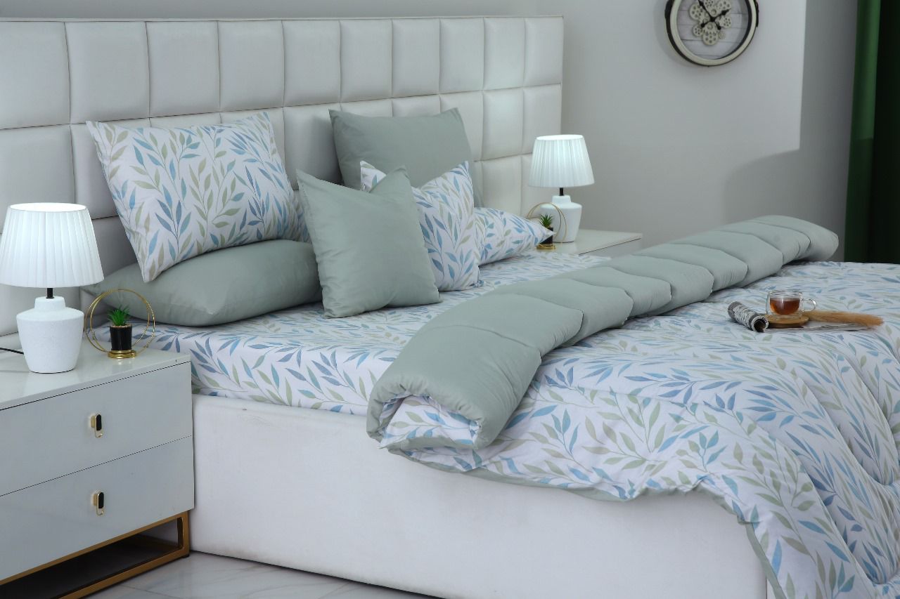 8 PCs Winter Comforter Set-Blue Leaves Comforters Apricot