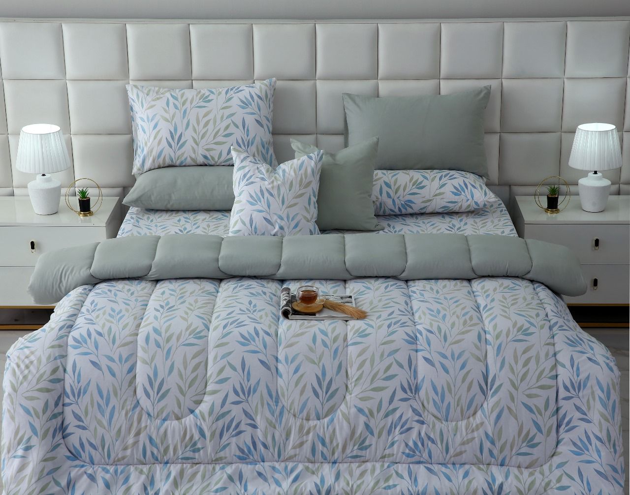 8 PCs Winter Comforter Set-Blue Leaves Comforters Apricot