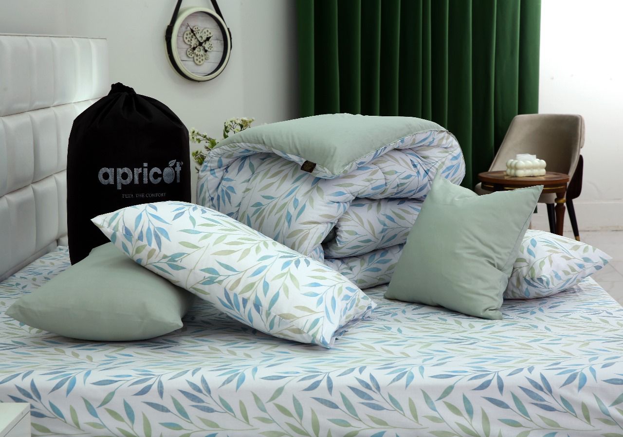 8 PCs Winter Comforter Set-Blue Leaves Comforters Apricot