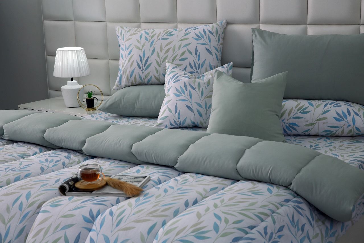 8 PCs Winter Comforter Set-Blue Leaves Comforters Apricot