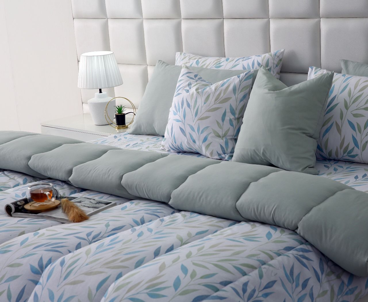 8 PCs Winter Comforter Set-Blue Leaves Comforters Apricot
