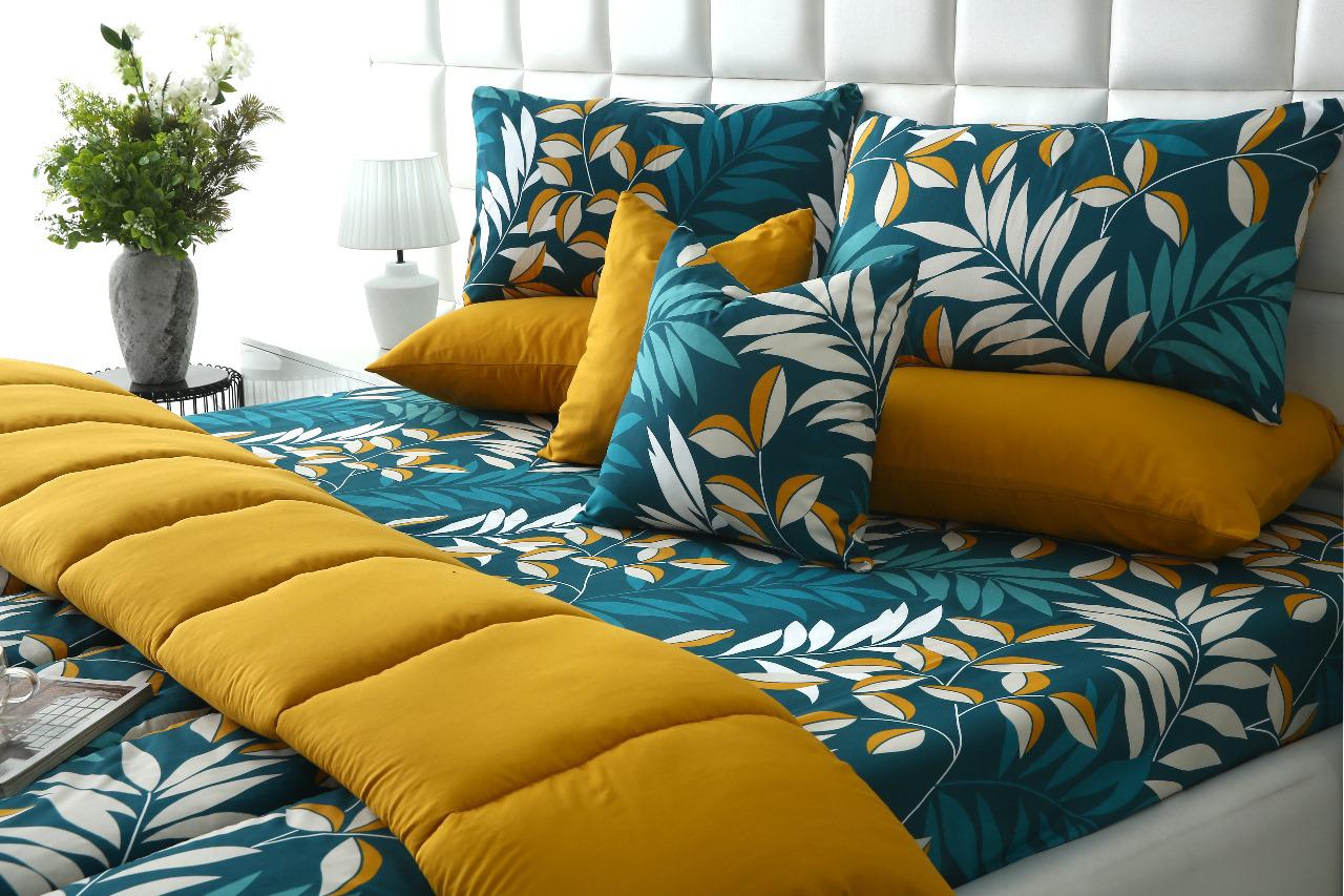 8 PCs Winter Comforter Set-Tropicals Comforters Apricot