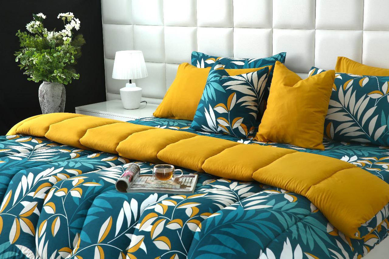 8 PCs Winter Comforter Set-Tropicals Comforters Apricot