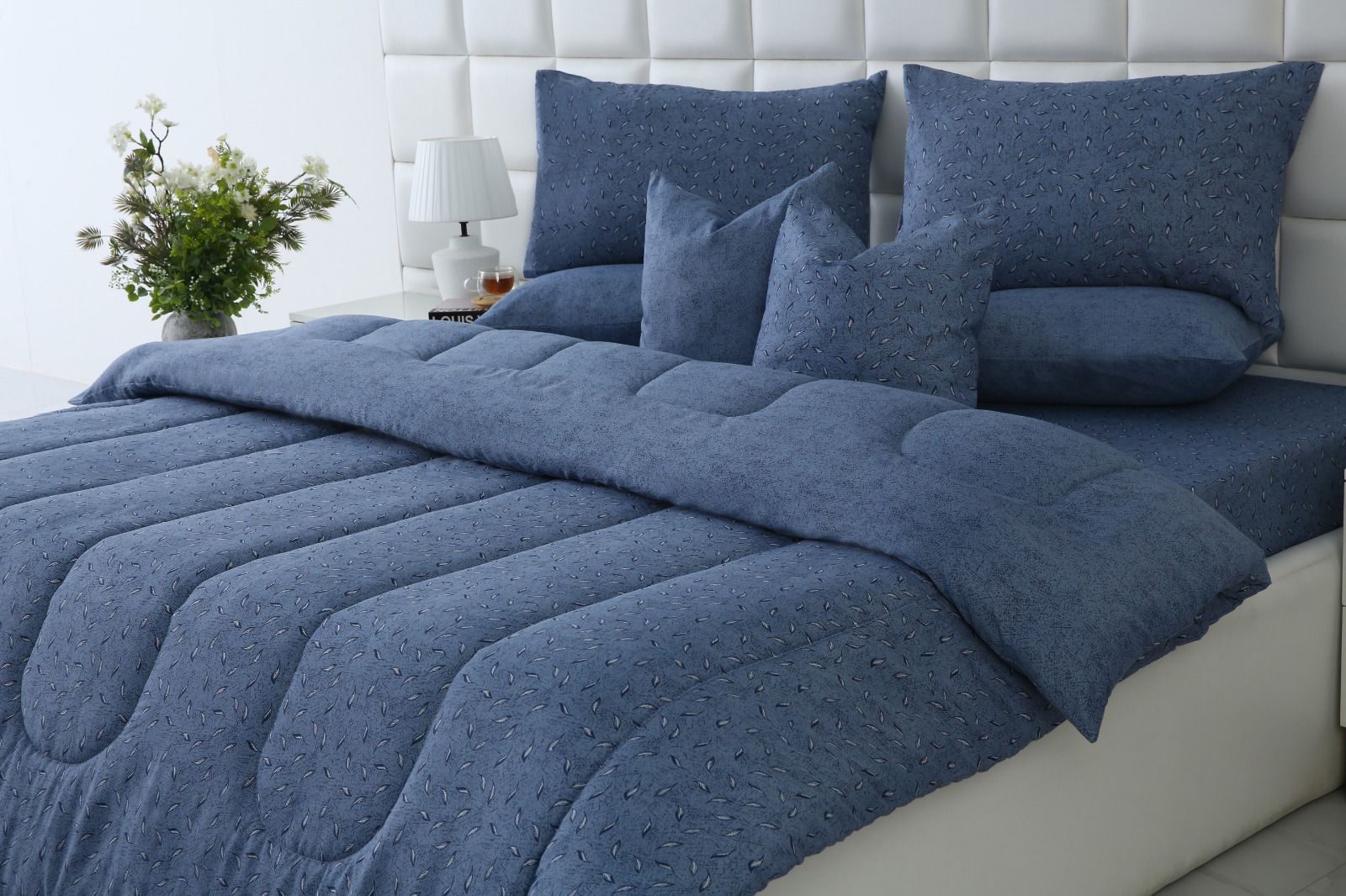 8 PCs Winter Comforter Set-Raincloud Blue Feathers Comforters Apricot