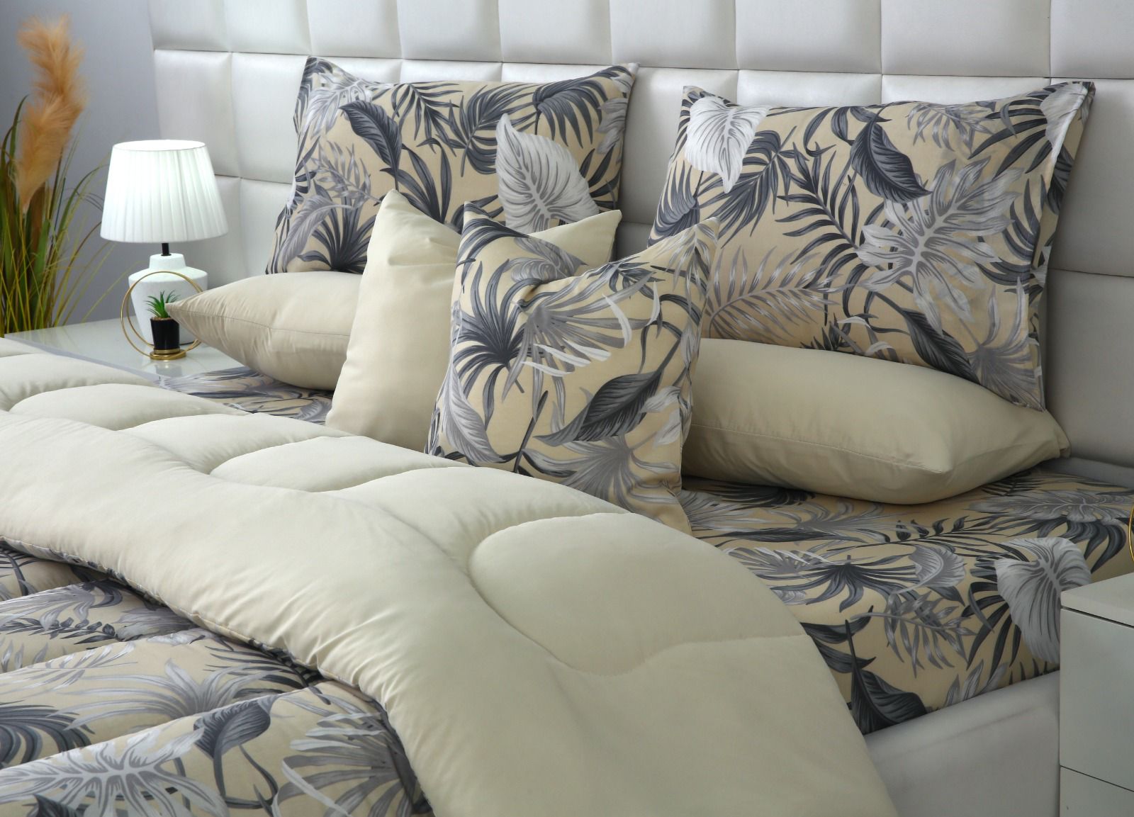 8 PCs Winter Razai Set-Hawaii(With Base Reverse) Comforters Apricot