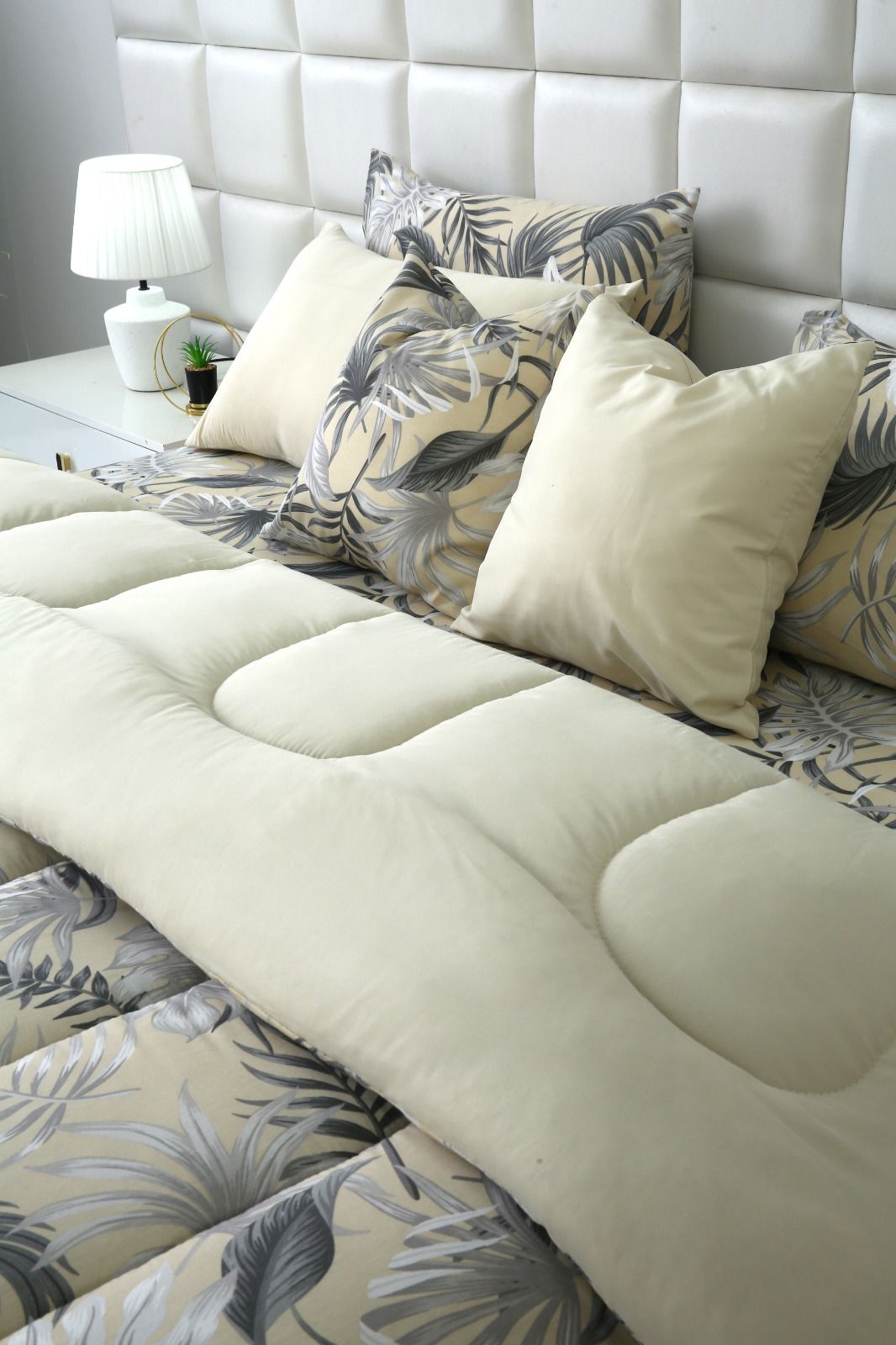 8 PCs Winter Razai Set-Hawaii(With Base Reverse) Comforters Apricot
