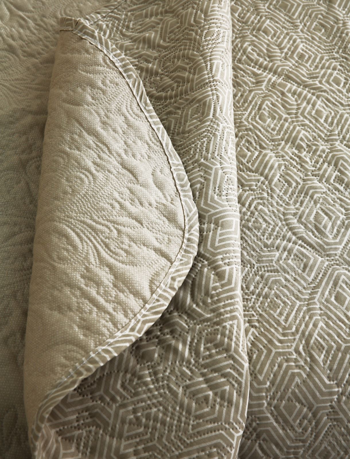 6 PCs Bed Spread Set- Opus Bed Spread Apricot