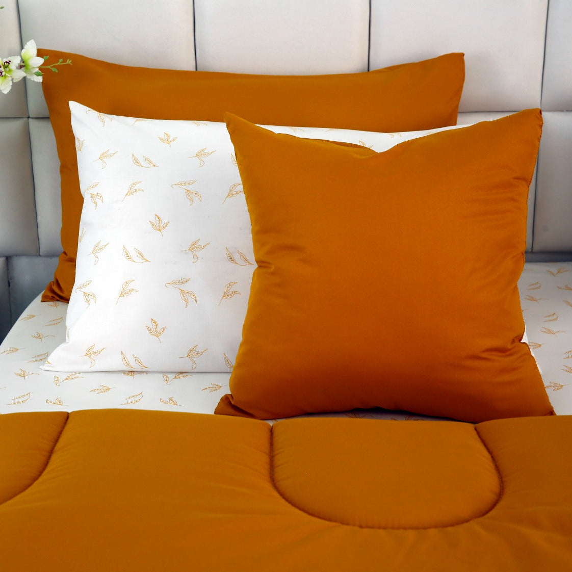 8 PCs Premium Winter Razai Set- Golden Meadow