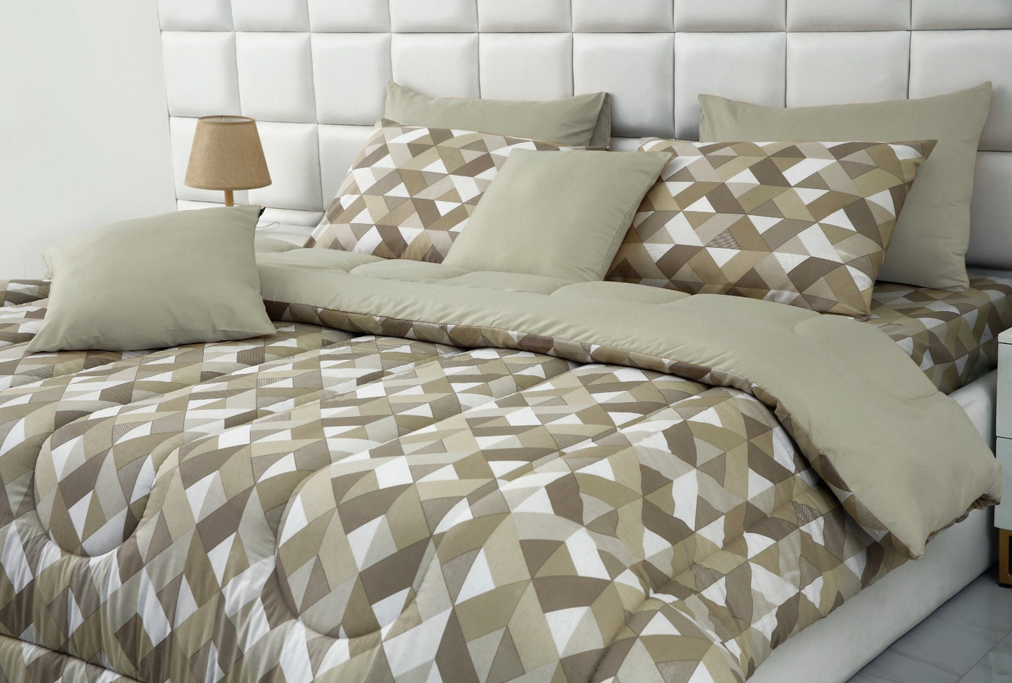 8 PCs Winter Comforter Set-Beige Triangle Comforters Apricot