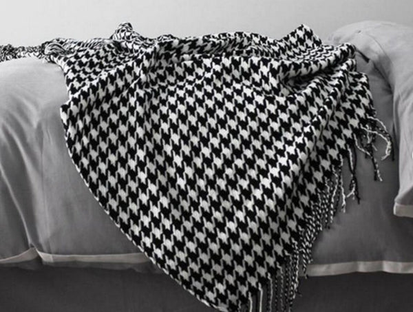 Lounge Sofa & Bed Throw/ Blanket-Black and White