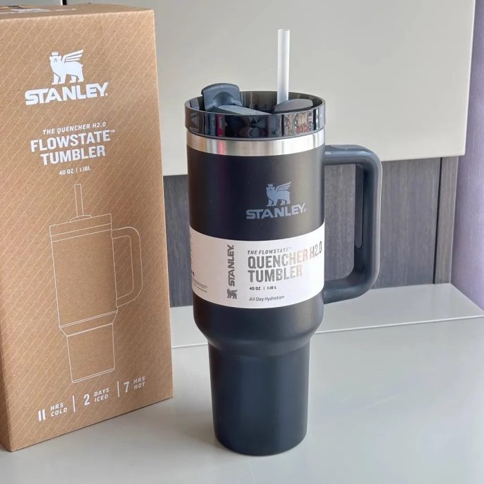 Stanley Quencher H2.0 FlowState™ Tumbler 40 OZ-1200ML Apricot Black