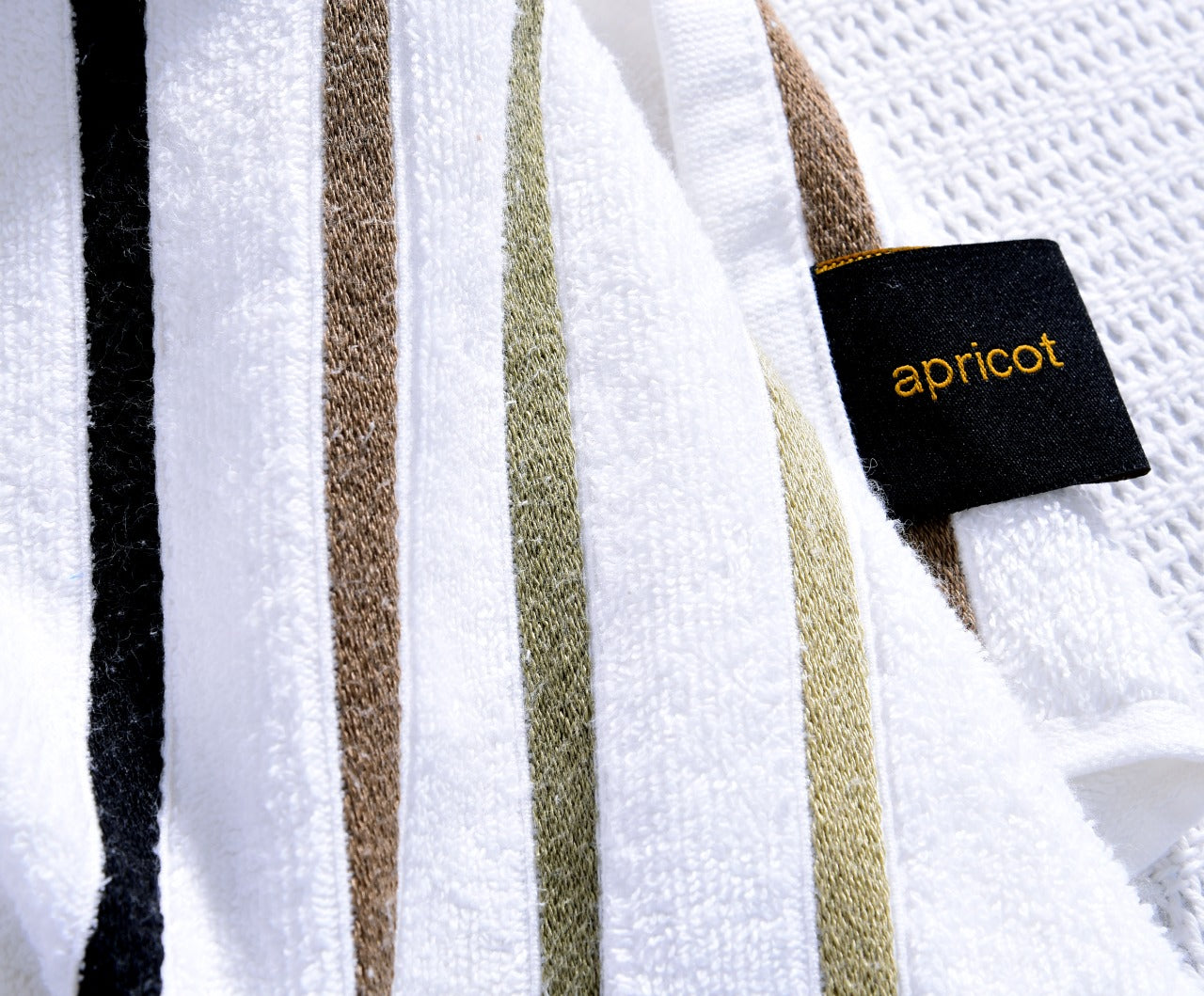 White Cotton Towel Store https://apricot.com.pk/